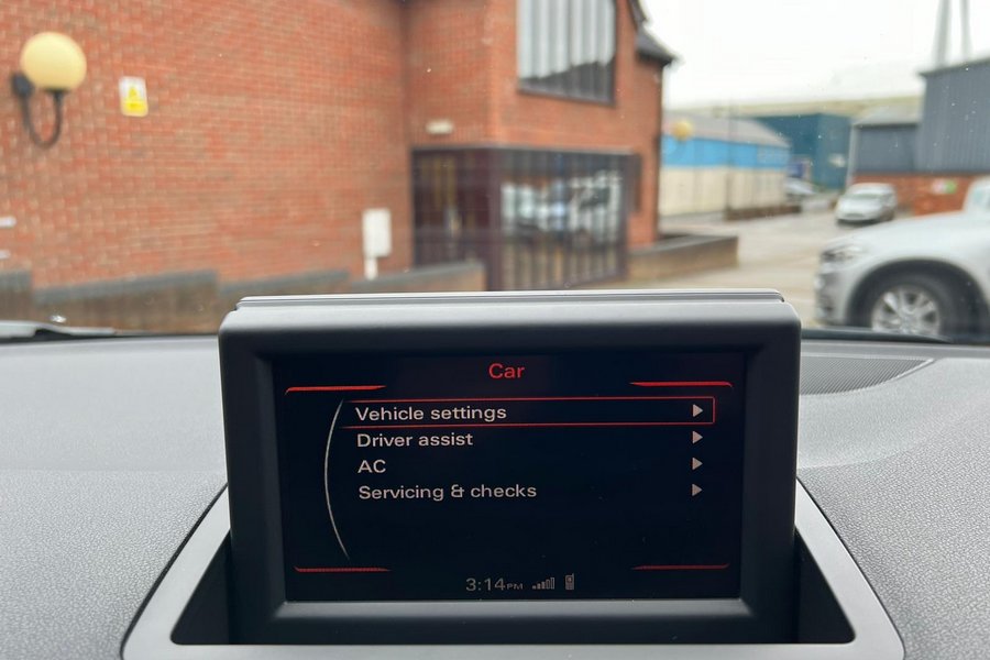 2011 (11) Audi A1 Sport 1.6 TDI Start / Stop