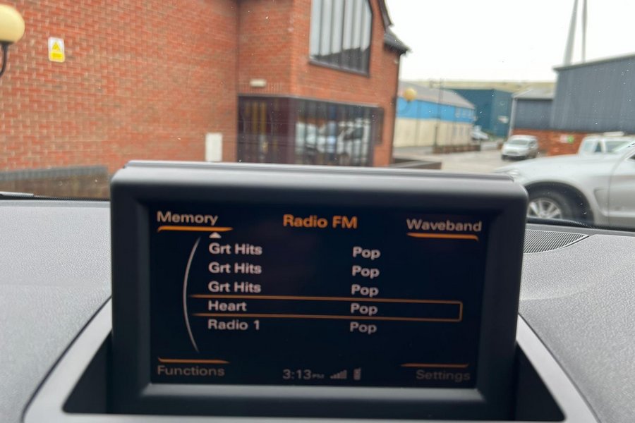 2011 (11) Audi A1 Sport 1.6 TDI Start / Stop