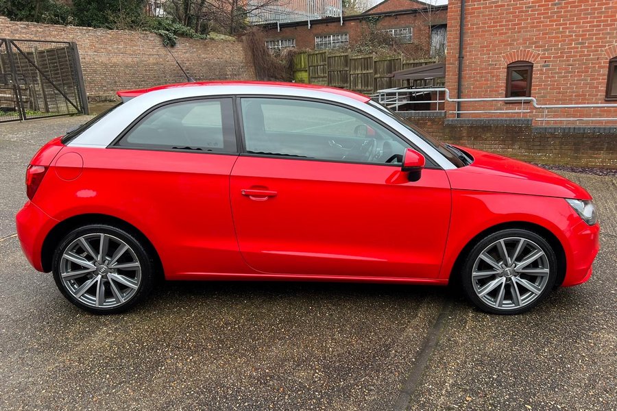 2011 (11) Audi A1 Sport 1.6 TDI Start / Stop