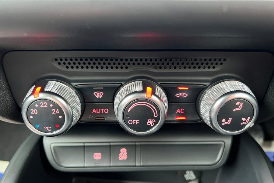 2011 (11) Audi A1 Sport 1.6 TDI Start / Stop