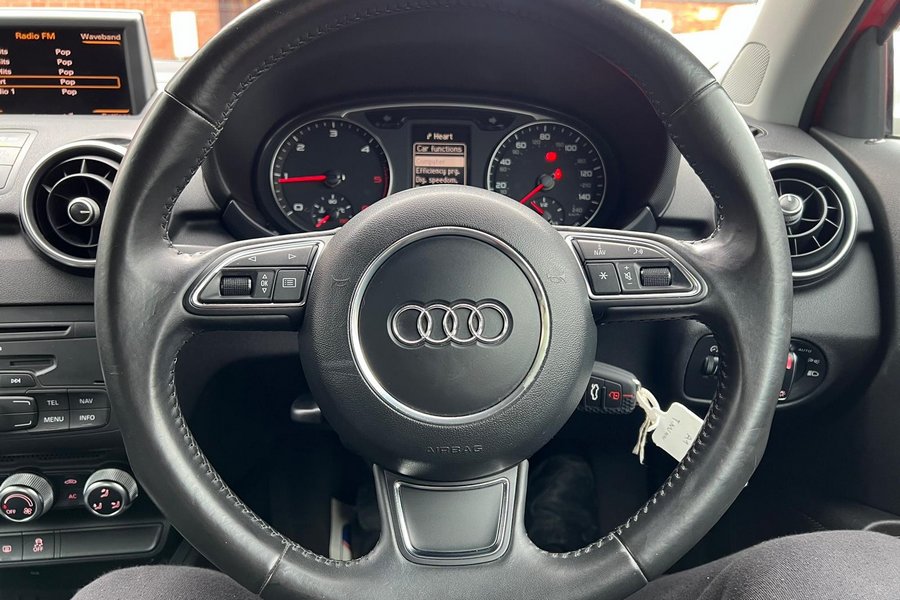 2011 (11) Audi A1 Sport 1.6 TDI Start / Stop