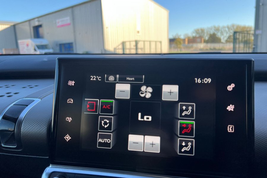 2015 (15) Citroen C4 Cactus Flair Blue Hdi 1.6