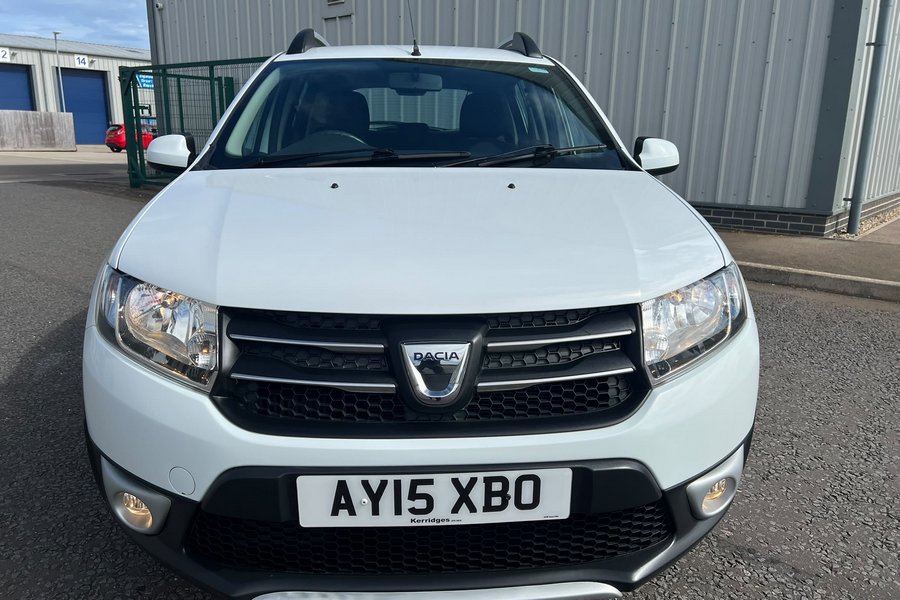 2015 (15) Dacia Sandero Stepway 0.9TCE Laureate  