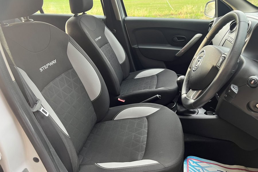 2015 (15) Dacia Sandero Stepway 0.9TCE Laureate  