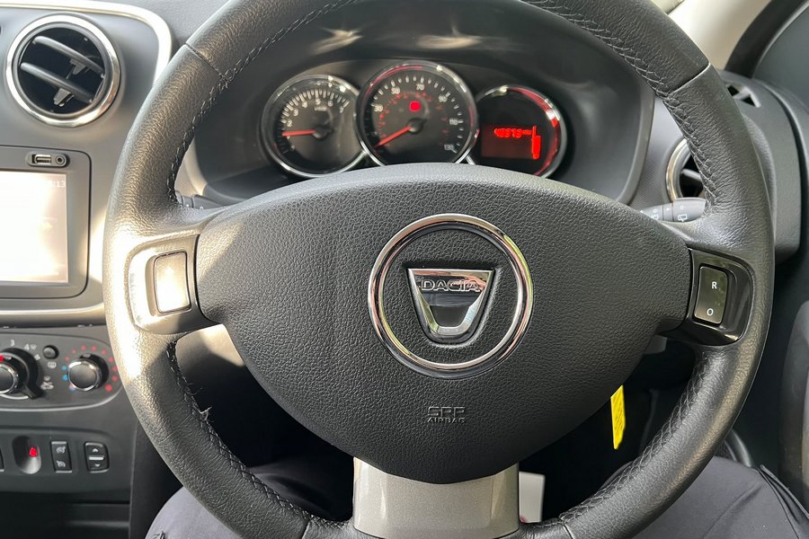 2015 (15) Dacia Sandero Stepway 0.9TCE Laureate  