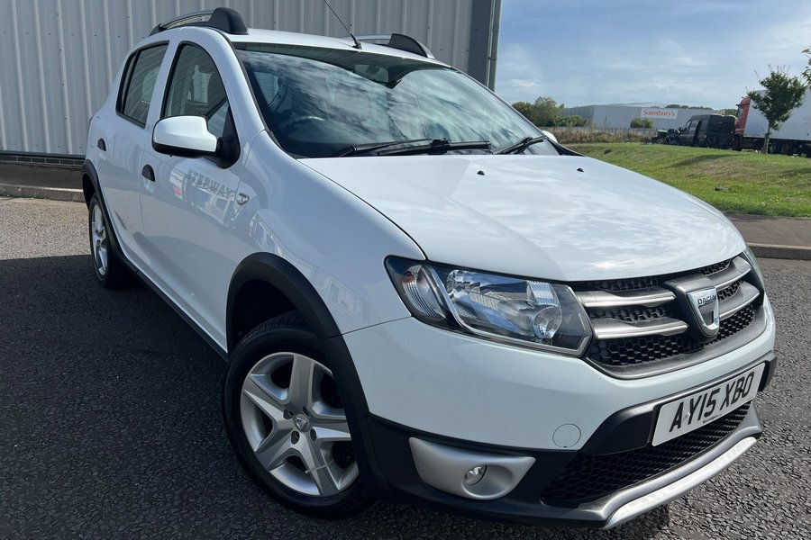 2015 (15) Dacia Sandero Stepway 0.9TCE Laureate  