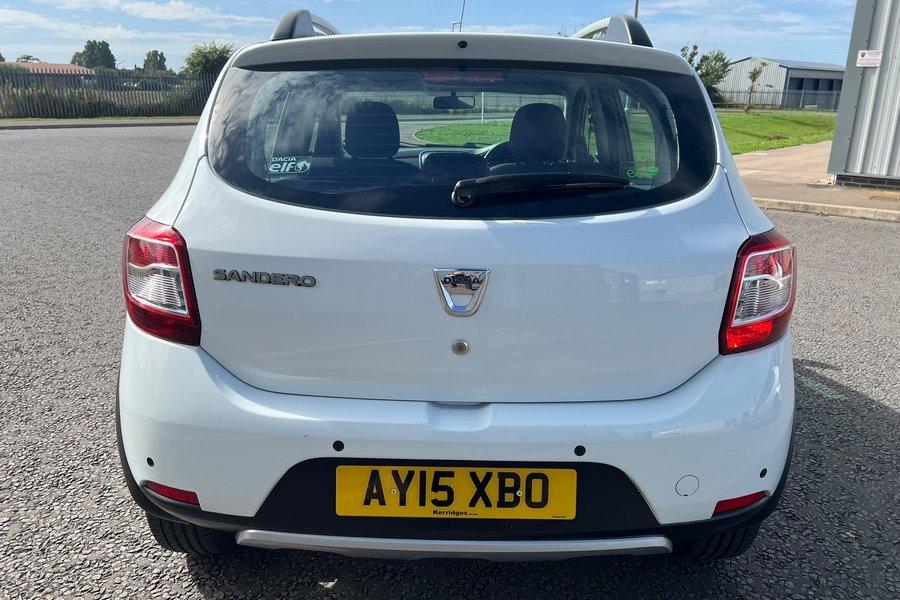 2015 (15) Dacia Sandero Stepway 0.9TCE Laureate  