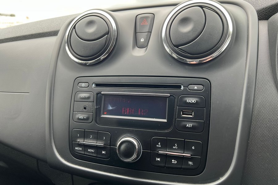 2014  (64) Dacia Sandero Ambience Tce 0.9 