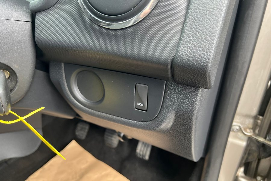 2014  (64) Dacia Sandero Ambience Tce 0.9 