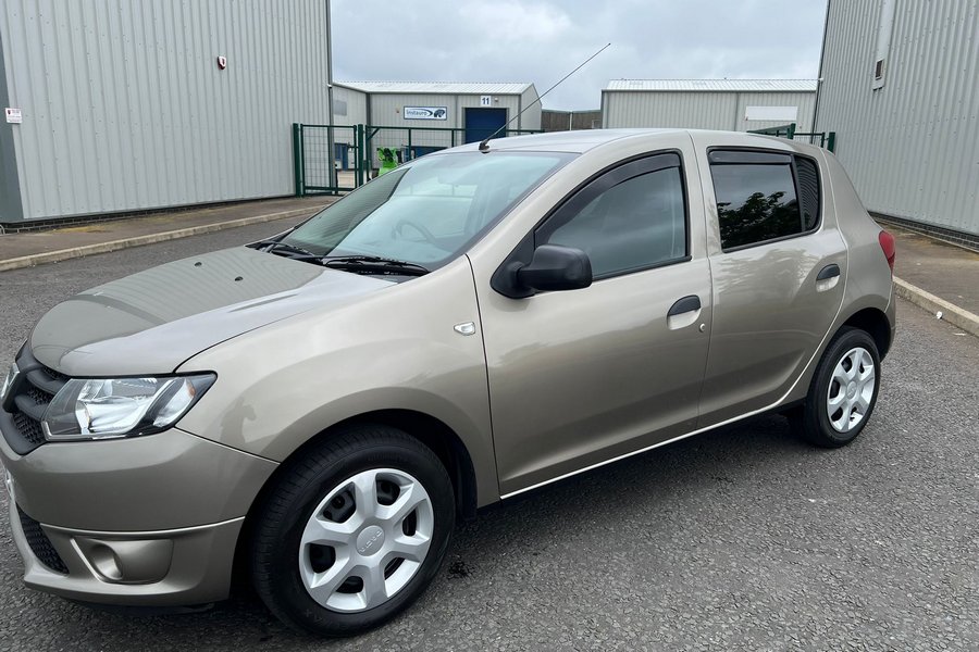 2014  (64) Dacia Sandero Ambience Tce 0.9 