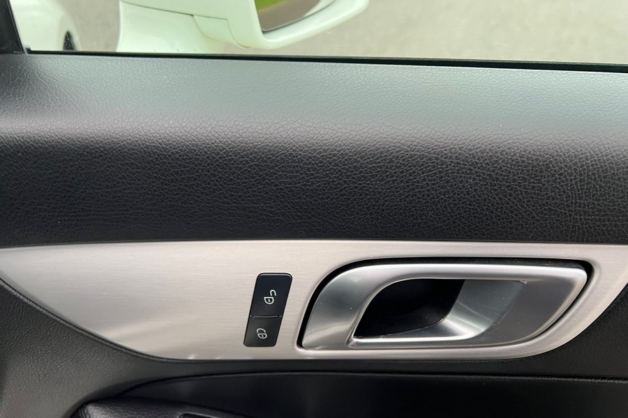 2012 (12) Mercedes 250 SLK AMG Sport CDI Automatic 