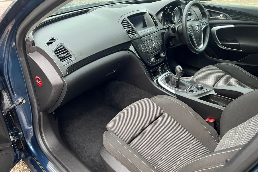 2011 (11) Vauxhall Insignia 2.0 CDTI Sri Nav